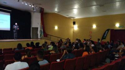 Palestra Motivação em Vendas reuniu empreendedores da cidade 